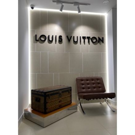 LOUIS VUITTON OFFICE